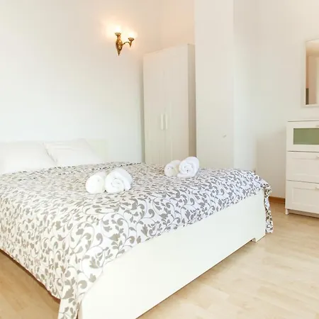 Al28 Duplex En La Playa, Fenals, Costa Brava Apartment *